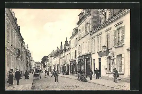 AK Avallon, La Rue de Lyon