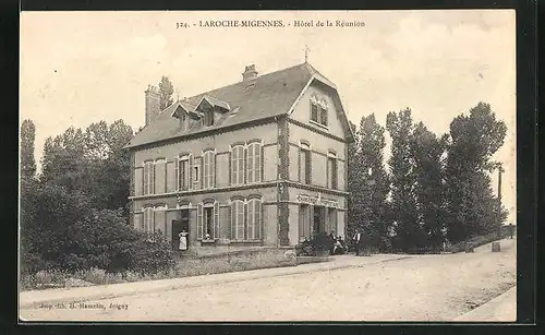 AK Laroche-Migennes, Hôtel de la Réunion