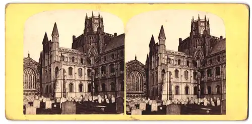 Stereo-Fotografie unbekannter Fotograf, Ansicht Ely, Octagon Tower of the Ely Cathedral, Friedhof