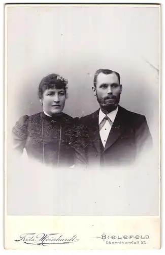 Fotografie Fritz Meinhardt, Bielefeld, Obernthorwall 25, Junges Ehepaar im Portrait
