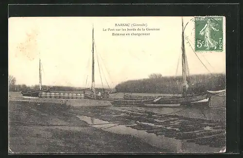 AK Barsac, Le Port sur les bords de la Garonne Bateaux en chagement