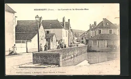 AK Serrigny, Le Lavoir et la Grande Rue