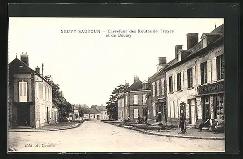 AK Neuvy-Sautour, Carrefour des Routes de Troyes et de Boulay