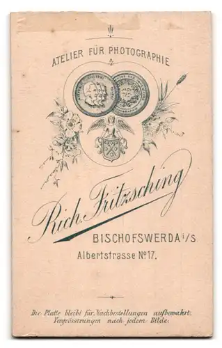 Fotografie Rich. Fritzsching, Bischofswerda, Albertstr. 17, Portrait bildschönes Fräulein mit Fächer in der Hand