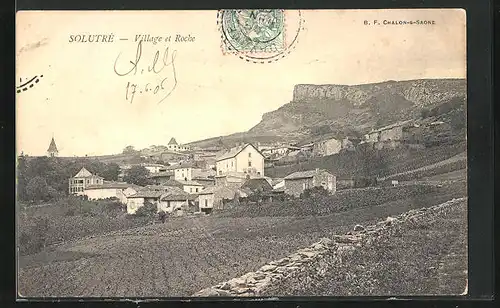 AK Solutre, Village et Roche