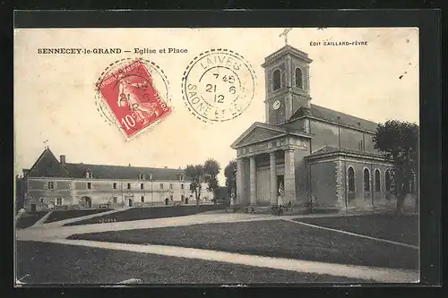 AK Sennecy-le-Grand, Eglise et Place