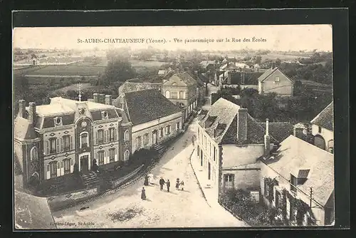 AK Saint-Aubin-Chateauneuf, Vue panoramique sur la Rue des Écoles