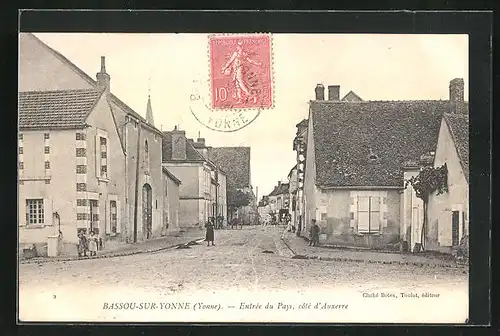 AK Bassou-sur-Yonne, Entrée du Pays