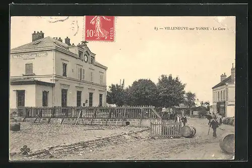 AK Villeneuve-sur-Yonne, La Gare