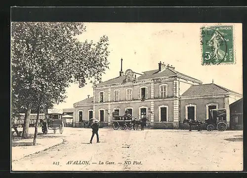 AK Avallon, la Gare, Bahnhofsgebäude