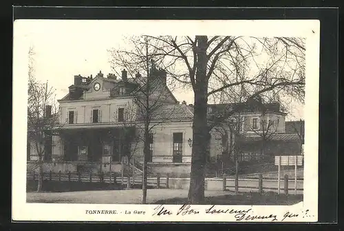 AK Tonnerre, Blick zum Bahnhofsgebäude, la Gare