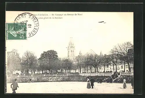 AK Niort, De Lesseps au dessus de Niort, Vue prise place de la Breche