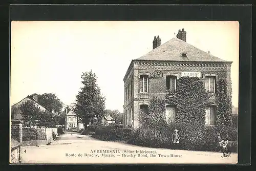 AK Avremesnil, Route de Brachy, Mairie, Facade