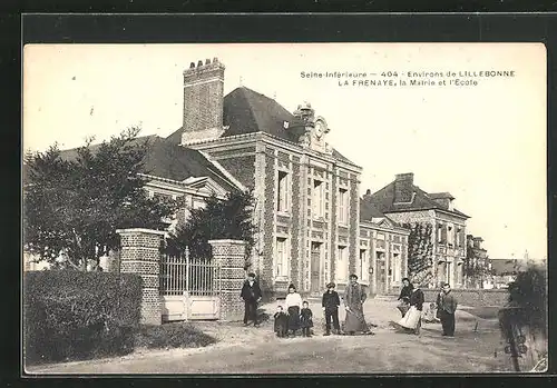 AK La Frenaye, la Mairie et l`Ecole