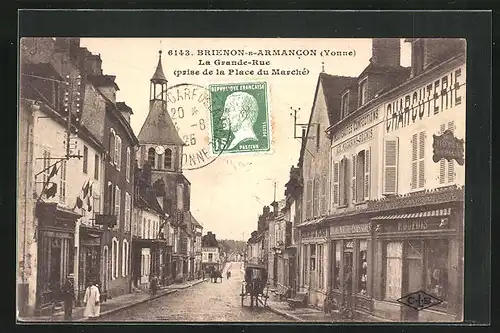 AK Brienon-s-Armancon, La Grande Rue, prise de la Place du Marche