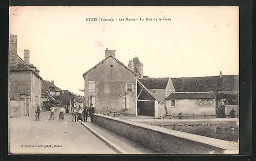 AK Etais, Les Mares, La Rue de la Gare