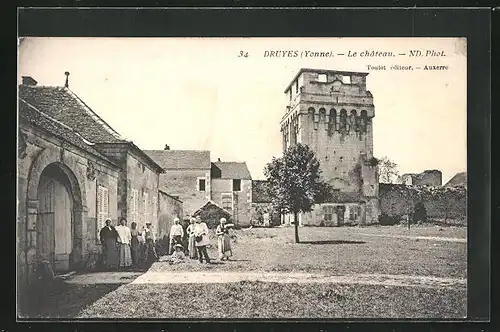 AK Druyes, Le Chateau, Blick zum Turm