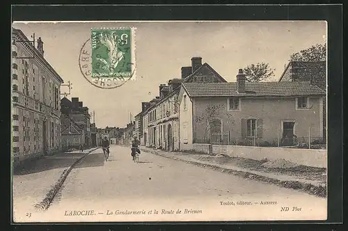 AK Laroche, La Gendarmerie et la Route de Brienon