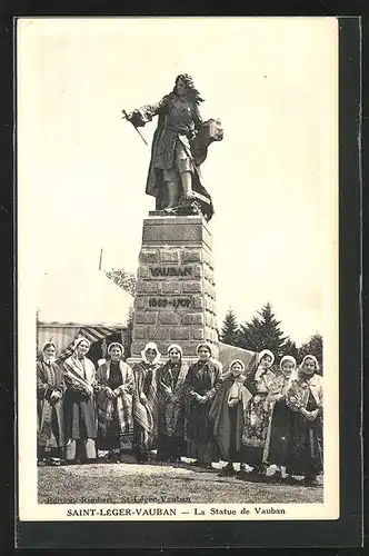 AK Saint-Leger-Vauban, La Statue de Vauban