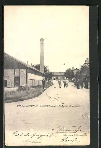 AK Villeneuve-L'Archeveque, L'Avenue de la Gare