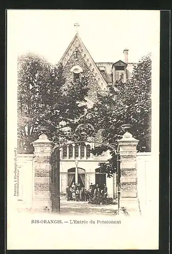 AK Ris-Orangis, L`Entree du Pensionnat