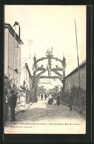 AK Angerville, Fete des Eaux, Rue de la Gare