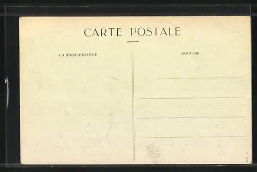 AK Villeneuve l`Archeveque, Vie courante dans Rue Gambetta