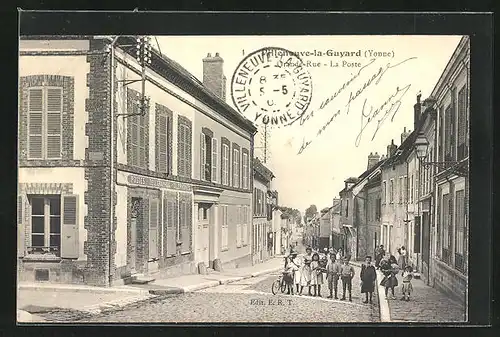 AK Villeneuve-la-Guyard, Grande Rue, La Poste