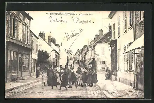 AK Villeneuve-la-Guyard, La Grande Rue