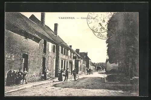 AK Varennes, Vue dans Grande Rue