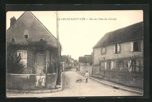 AK La Celle-saint-Cyr, Rue des Voies du Cormier