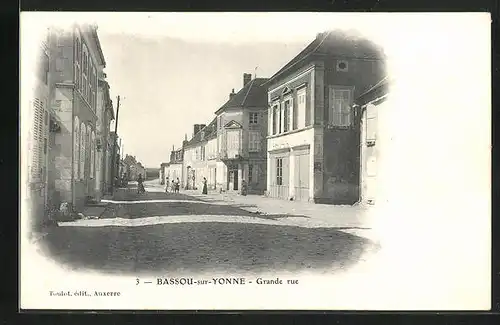 AK Bassou-sur-Yonne, Grande rue