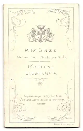 Fotografie P. Münze, Coblenz, Eltzerhofstrasse 4, Herr mit Zwirbelbart und Krawatte