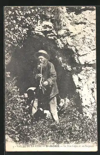 AK St-Moré, Le père Leleu et ses serpents, Schlangenjäger mit seinem Hund