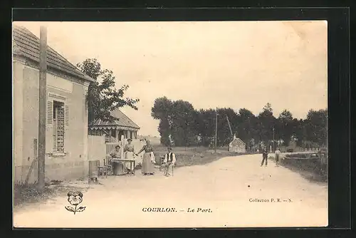 AK Courlon, Le Port