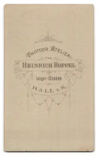 Fotografie Heinr. Boppel, Hall a. K., Langer Graben, Fräulein mit Spitzenkragen