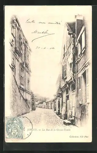 AK Joigny, La Rue de la Grosse-Tombe