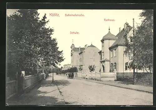 AK Kötitz, Bahnhofstrasse mit Schule und Rathaus
