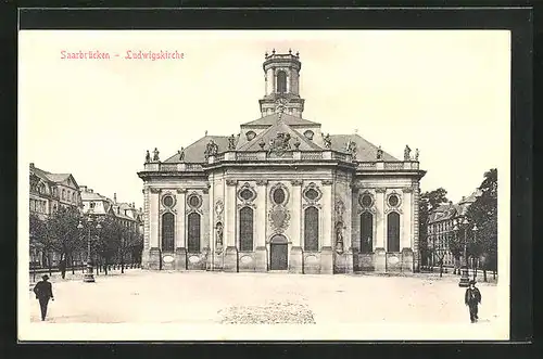 AK Saarbrücken, Ludwigskirche mit Fussgängern