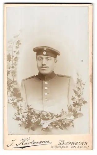 Fotografie J. Hartmann, Bayreuth, Luitpoldplatz, Portrait bayrischer Soldat in Uniform Rgt. 7 mit Krätzchen