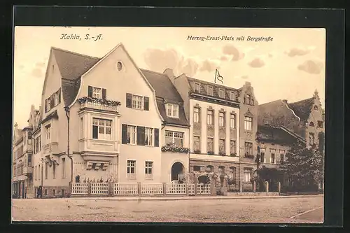 AK Kahla / Sachs. Anhalt, Herzog-Ernst-Platz mit Bergstrasse