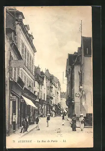 AK Auxerre, La Rue de Paris, Strassenpartie