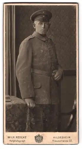 Fotografie Wilh. Redeke, Hildesheim, Kreuzstr. 22, Portrait junger Soldat in Feldgrau Uniform Rgt. 79