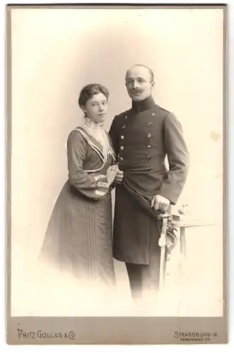 Fotografie Fritz Gollas & Co., Strassburg i. E., Hohenlohestr. 14, Portrait Chevauleger in Uniformrock mit Säbel
