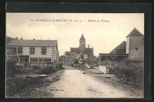 AK La Chapelle-de-Bragny, Entrèe du Village