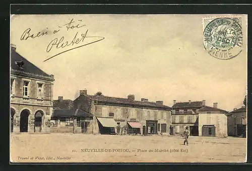 AK Neuville-de-Poitou, Place du Marchè (cote Est)