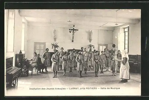 AK Larnay, Institution des Jeunes Aveugles - Salle de Musique