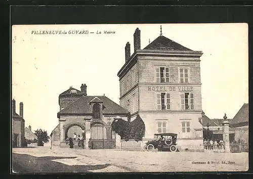 AK Villeneuve-la-Guyard, La Mairie et Hotel-de-Ville