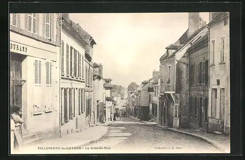 AK Villeneuve-la-Guyard, La Grande Rue, Strassenpartie