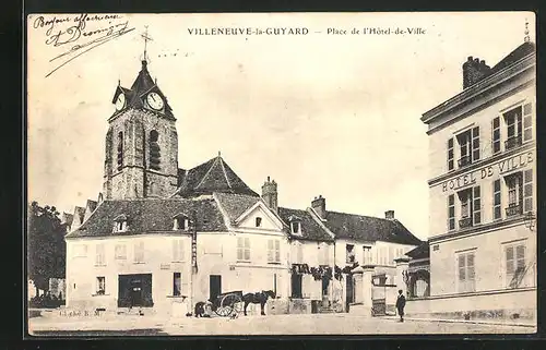 AK Villeneuve-la-Guyard, Place de l`Hotel-de-Ville